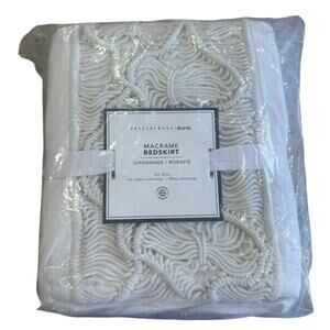 Pottery Barn Dorm White Vaulted Macrame Boho Bedskirt NEW